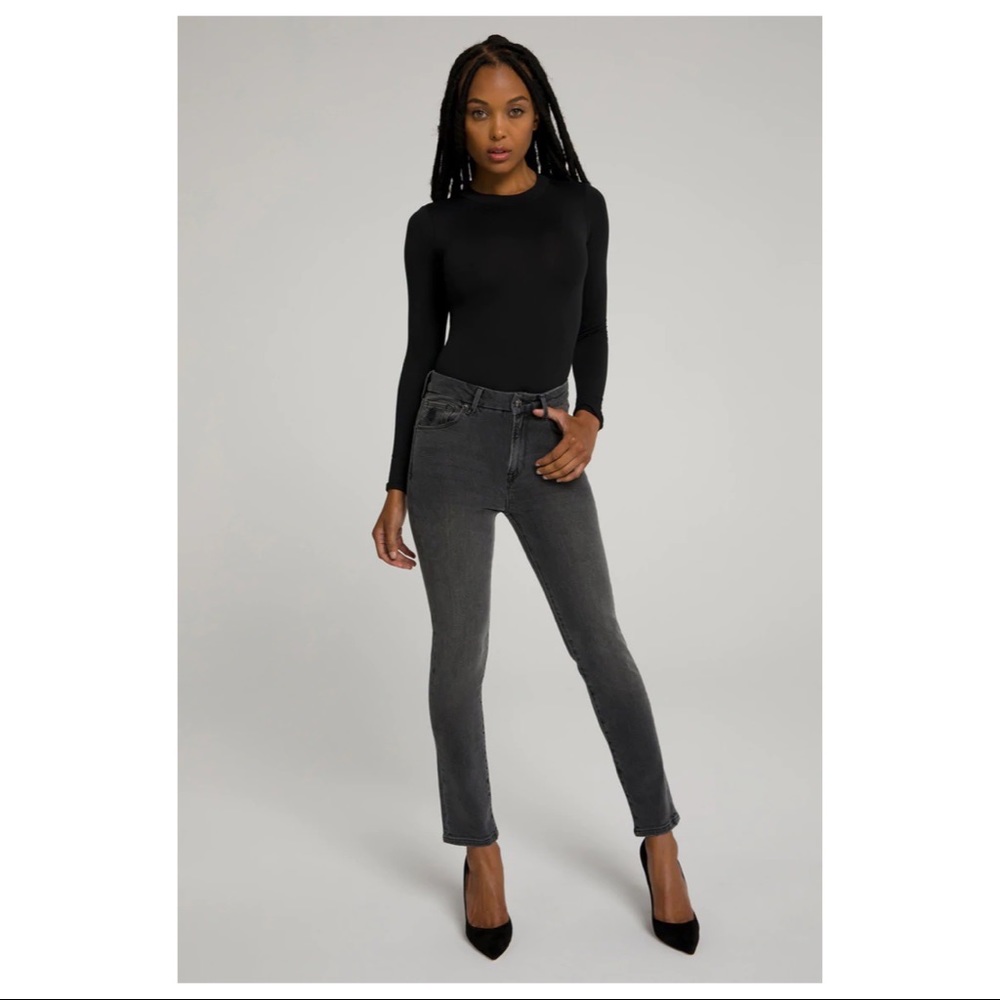 GOOD AMERICAN Good Classic Jean Black Size 6/28 NWT